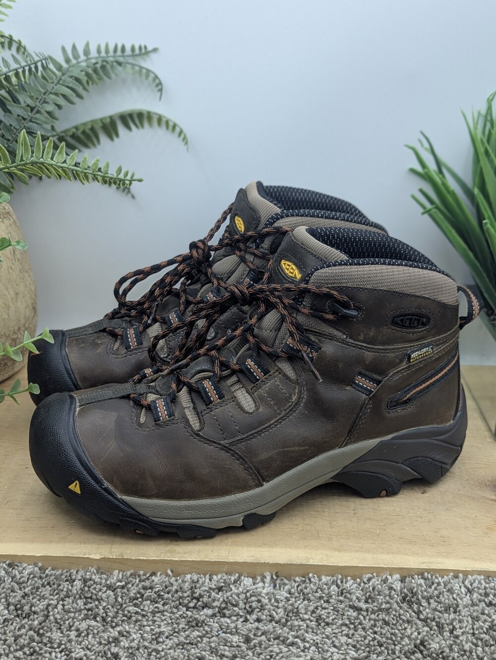 Keen Utility Men's Size 8.5 Detroit XT Mid Soft Toe Waterproof Work Boot